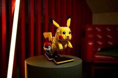 LEGO Pokemon Pikachu и Poke Ball за 18+ Години 2050 Бройки