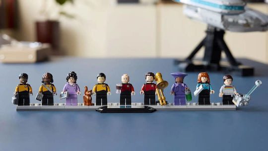 LEGO Icons Star Trek: U.S.S. Enterprise NCC-1701-D™ За 18+ Години 3600 Бройки