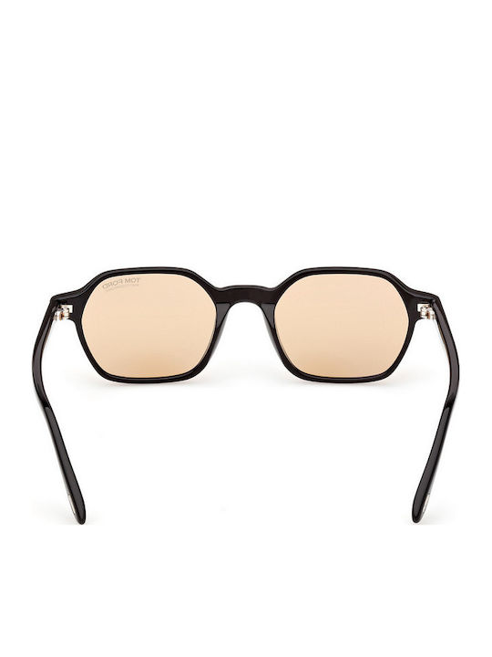 Tom Ford Unisex Sunglasses With Black Horn-Rimmed Frame And Yellow Gradient Lens