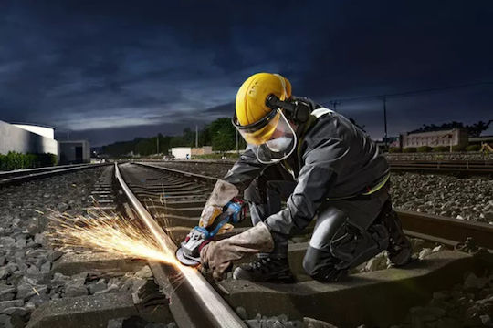Bosch GWS18V-11 Τροχός 125mm Μπαταρίας Brushless 2x5Ah
