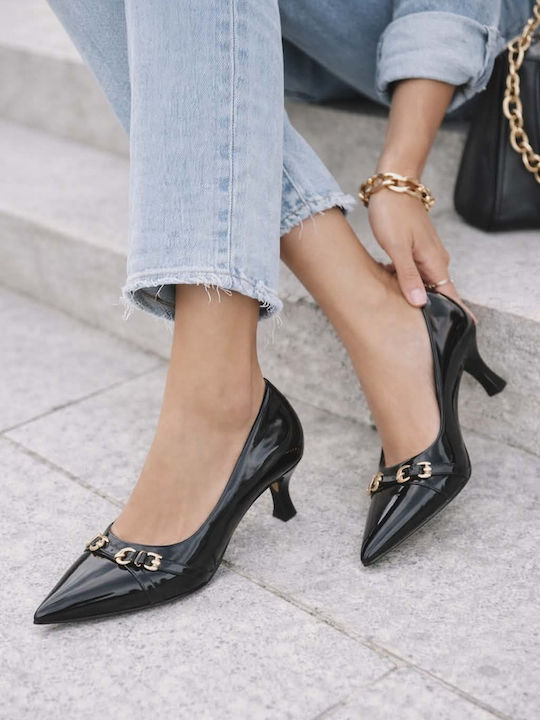 Pointed Toe Heels In Patent Leather With Medium Black Heel