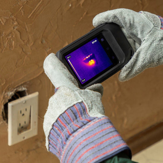 Flir Compact Handheld Thermal Camera mit Bildschirm 3.5" für Temperaturen von -20°C bis 300°C mit WiFi