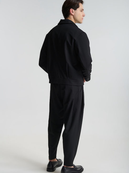 Trousers in Tapered Leg Style Black