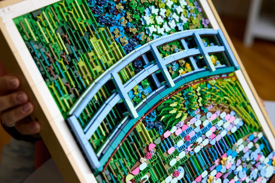 LEGO Art Claude Monet – Bridge over a Pond of Water Lilies for Ages 18+ 3179 Pieces