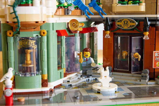 LEGO Icons Shopping Street За 18+ Години 3456 Бройки