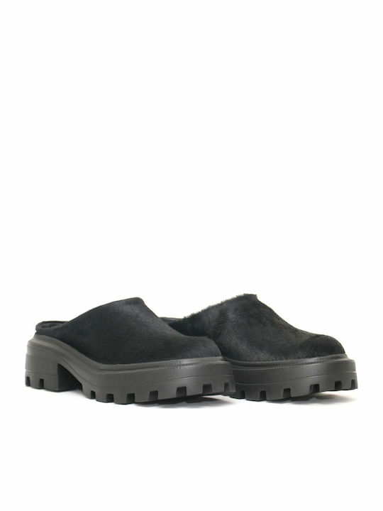 Leather Mules With Low Heel In Black Colour
