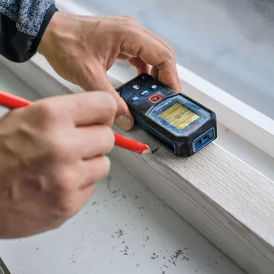 Bosch Laser Distance Meter GLM 40-31 Professional with Measuring Range 0.05m-40m