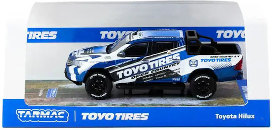 Model Mașină Toyota Hilux Anvelope Toyo Scara 1:64 Tarmak Works