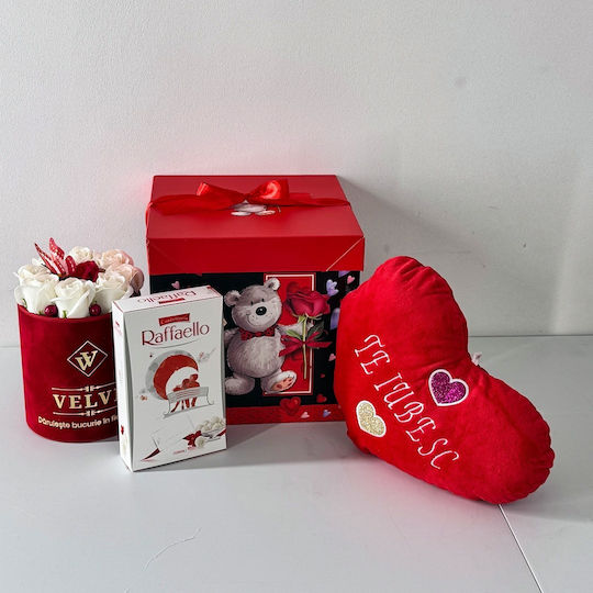 Pachet Special De Valentine Pernă Brodată În Formă De Inimă "I Love You" Praline Raffaello 80g Aranjament Floral 9 Trandafiri De Săpun Roșii Pachet Special De Valentine Pernă Brodată În Formă De Inimă "I Love You" Praline Raffaello 80g Aranjament Floral 9 Trandafiri De Săpun Roșii