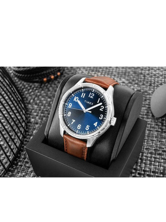 Timex Street Ρολόι Μπαταρίας με Μεταλλικό Μπρασελέ