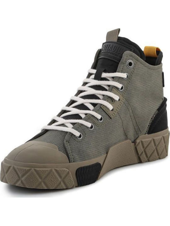 Grüne Herrenstiefel