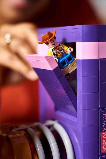 LEGO Disney Toy Story Slinky Dog Книгоразделители За 18+ Години 1311 Бройки