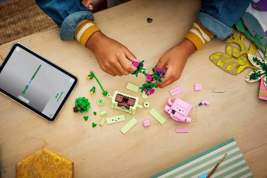 LEGO Botanical Collection Люлеещи Се Растения За 9+ Години 253 Бройки