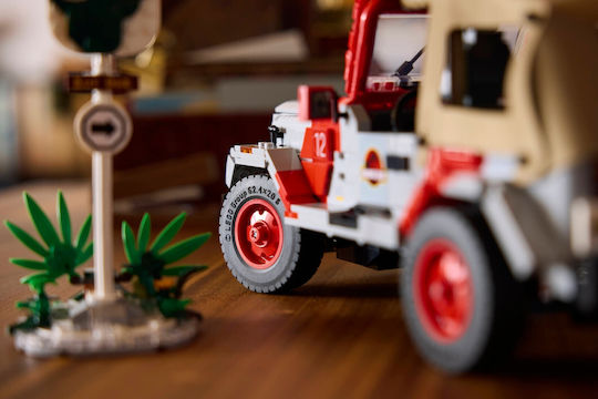 LEGO Jurassic World Jurassic Park Jeep Wrangler За 18+ Години 1924 Бройки