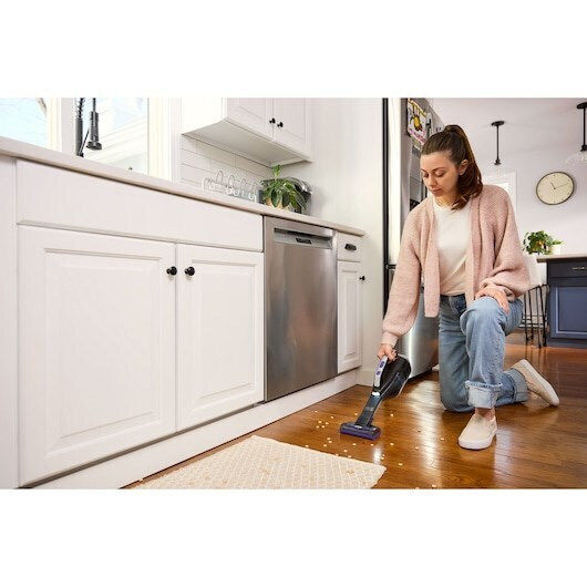 Black & Decker Rechargeable Handheld Vacuum 12V Gray