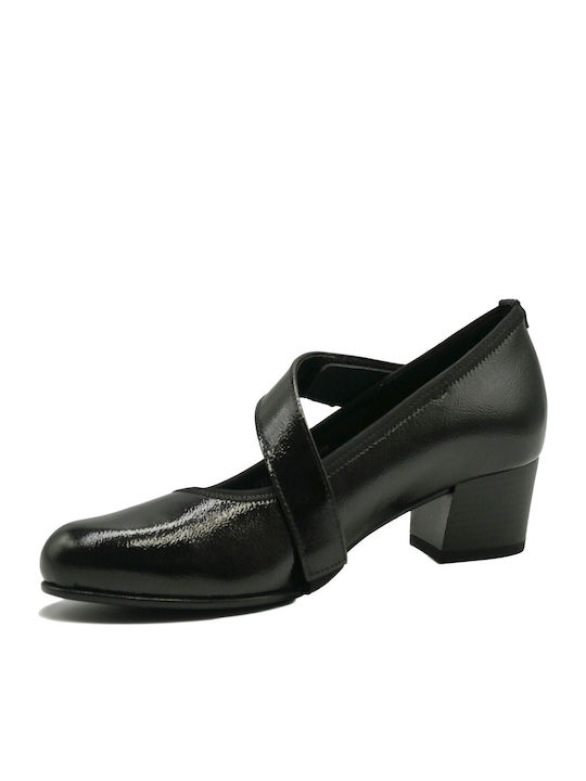 Pointed Toe Heels In Patent Leather With Low Black Heel
