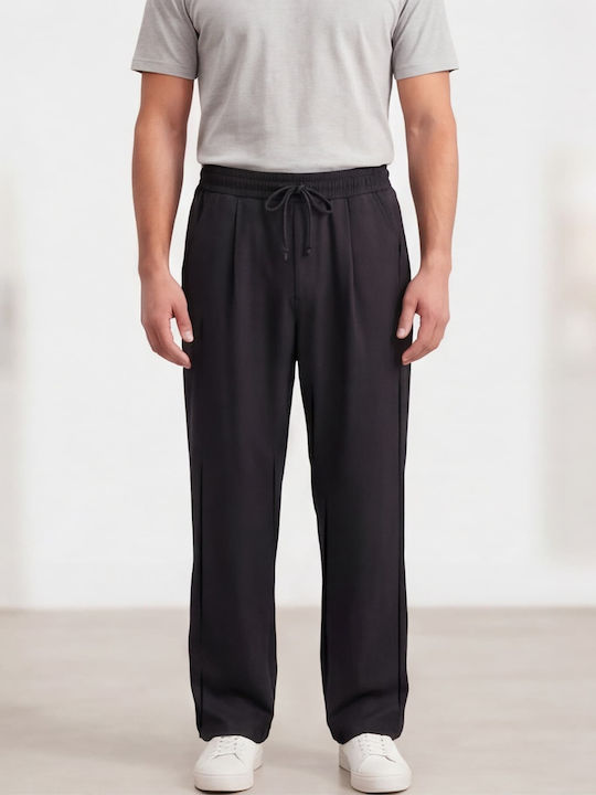 Trousers in Relaxed Fit Black