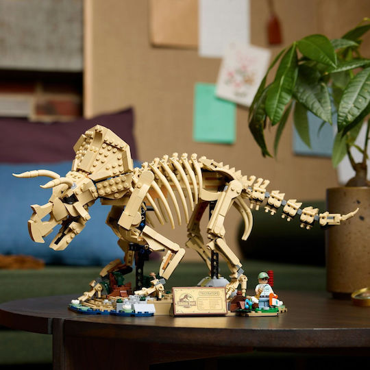 LEGO Jurassic World Трицератопс за 18+ Години 1154 Бройки