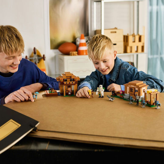 LEGO Minecraft Атака на Evokers в Селото за 9+ Години 607 Бройки
