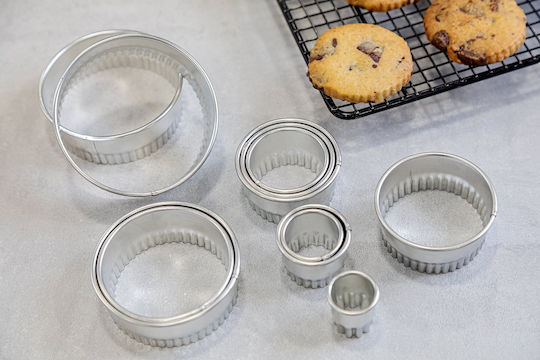 Комплект 11 Кръгли Формички За Бисквитки С Назъбен Край Металик Kitchen Craft