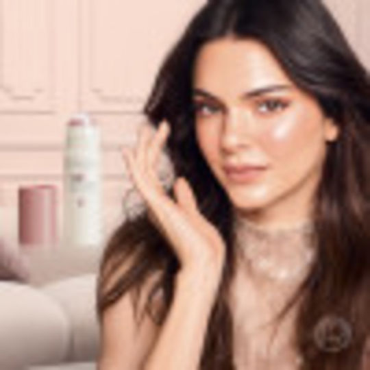 L'Oreal Paris Lumi Le Glass 610 Pearl Eclat за Тялото 6.5гр