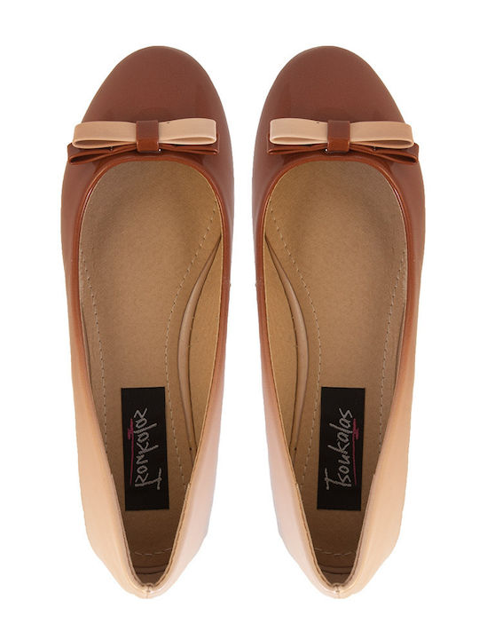 Women's Ballerina Shoes From Patent Leather In Beige Colour