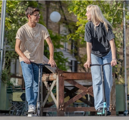 Micro Детска тротинетка Stunt с Две Колела Freestyle за 12+ Години Maverick Grey