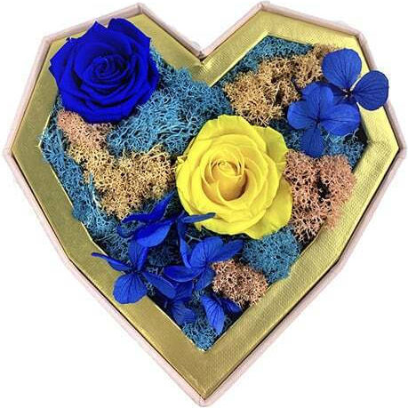 Special Floral Arrangement 4 Cryogenated Flowers On A Bed Of Curly Moss Stabilized Natural Lichens