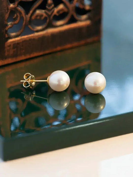 Stud Earrings Made of 14K Gold With Pearls
