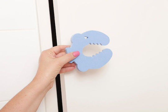 Dreambaby Shark Finger Protector for Doors in Blue Color 1pcs