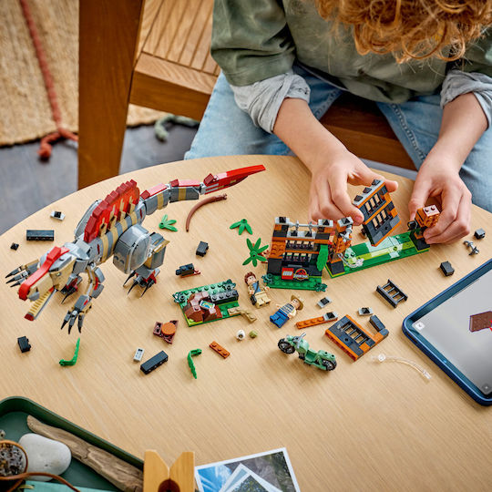 LEGO Jurassic World Spinosaurus Escape за 9+ Години 820 бр