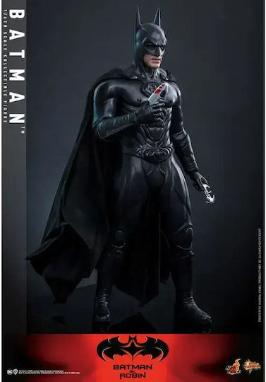 Hot Toys DC Comics Batman Action Figure in Scale 1:6