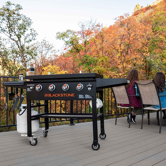 Blackstone Gasgrill mit 4 Grills