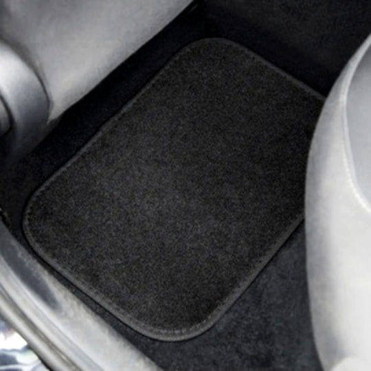 Set Covoare Auto Avex Essential – 5 Piese Covorașe Auto Universale + Husa Volan Din Piele Eco Perforată Neagră