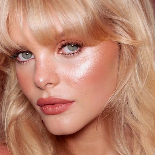 Charlotte Tilbury Glowgasm Beauty Light Wand Ликвид Хайлайтер Светъл/Среден 12мл