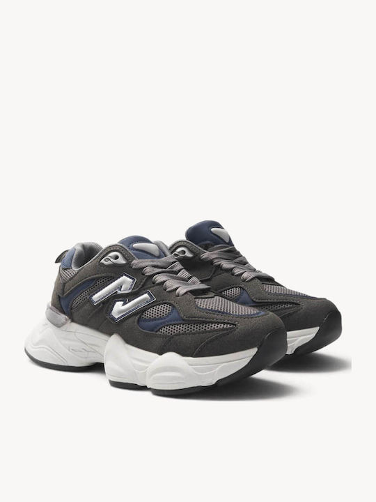 Graue Sneakers Chunky Sohlen Details Mesh