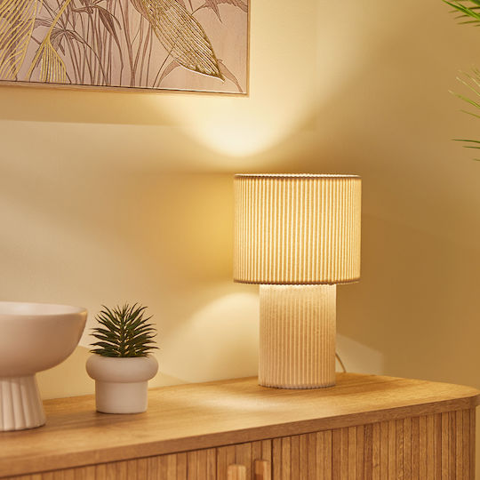 Jolina Metall Tischlampe für E14 Fassung mit Beigem Hut und Basis