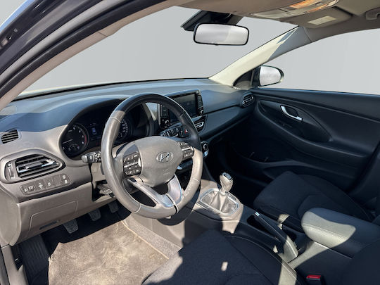 Hyundai i30 1.5 Mpi 6MT Премиум '22