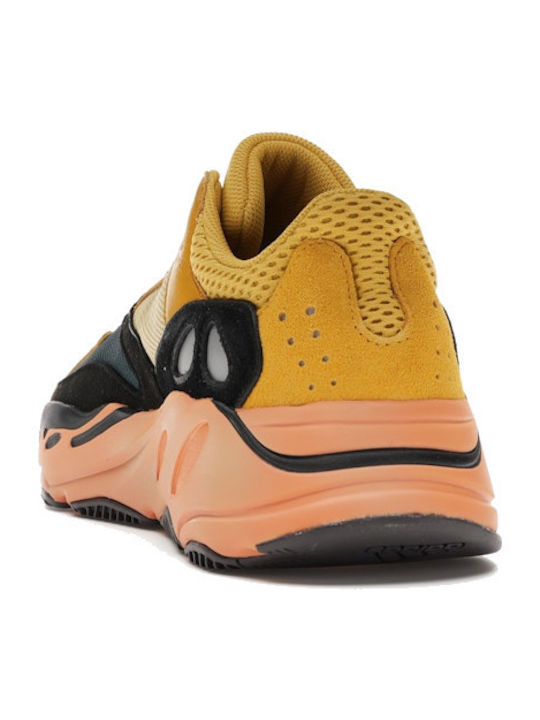 Yeezy Boost 700 Сникърси Sun