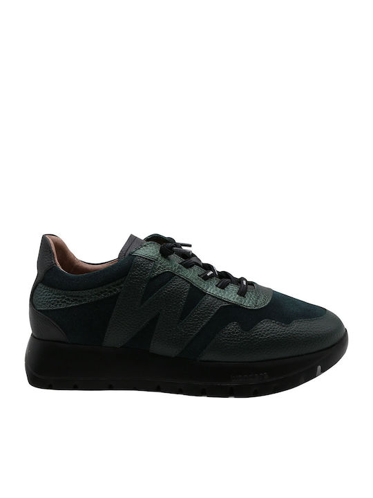 Black Sneakers