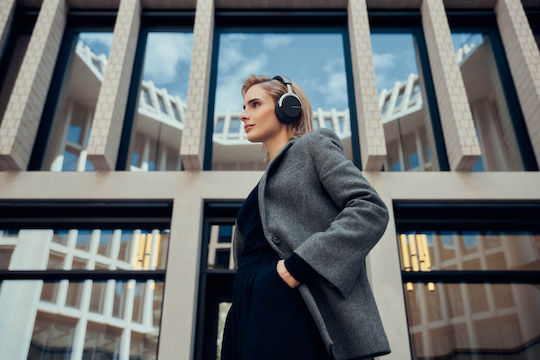 BeyerDynamic Aventho 200 Wireless / Wired Over Ear Headphones with 60 Hours Playing Time and Quick Charge Black