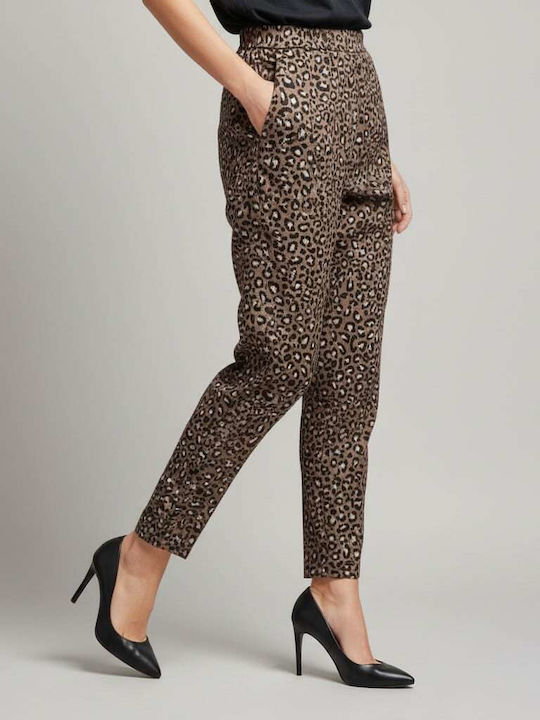 Women's High Rise Fabric Capri Trousers with Rubber Band in Slim Fit Leopard Brown