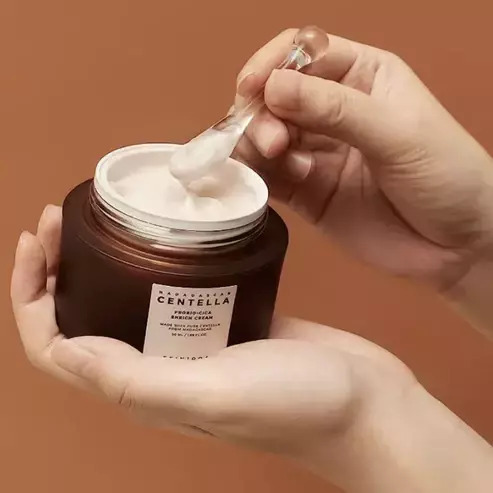 Skin1004 Madagascar Centella Probio Cica Enrich Rich Κρέμα Προσώπου Νυκτός για Ενυδάτωση & Σύσφιξη με Υαλουρονικό Οξύ & Νιασιναμίδη 50ml