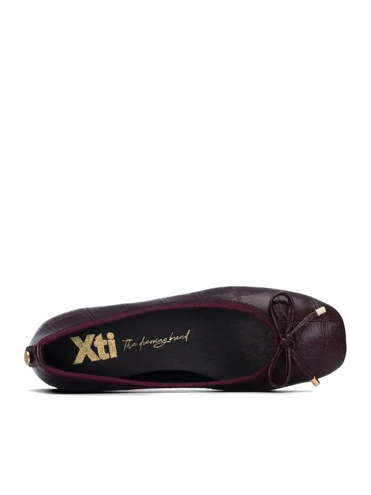 Leder Pumps mit Niedrigem Absatz Burgundisch