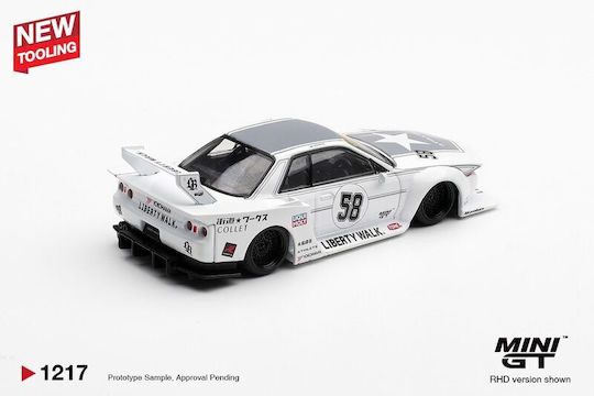 Mini GT Nissan Car