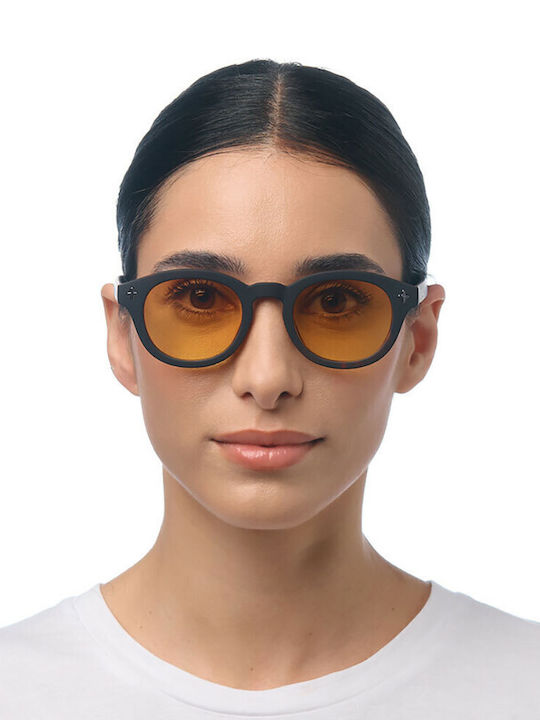 Okkia Unisex Sunglasses With Black Frame And Yellow Gradient Lens