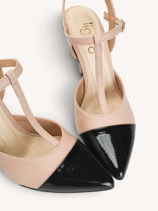 Nude Zweifarbige T-Strap Pumps Aus Lackleder Mit Spitze
