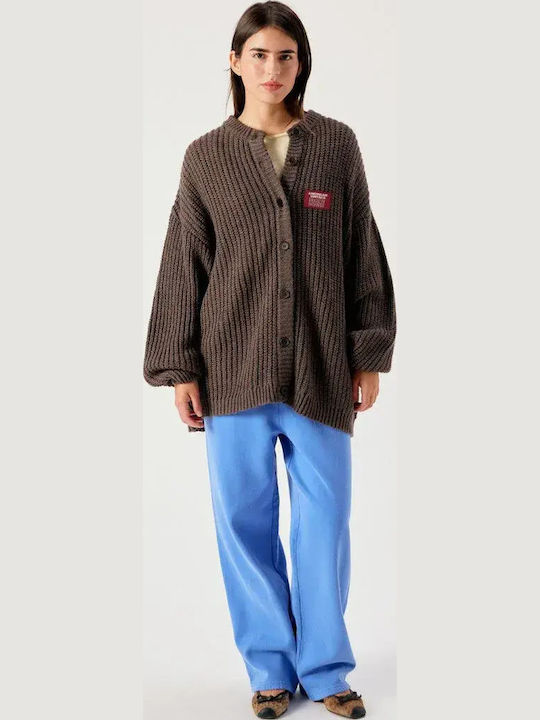 Lange Gestrickte Damenstrickjacke mit Knöpfen Brown