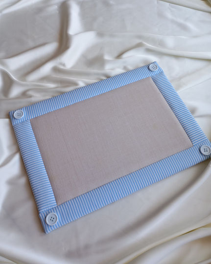 Suport Bleu din Material Textil pentru Mărturii de Botez