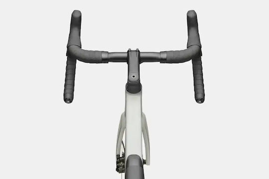 Cannondale 28" Weißes Straßenfahrrad mit Geschwindigkeiten